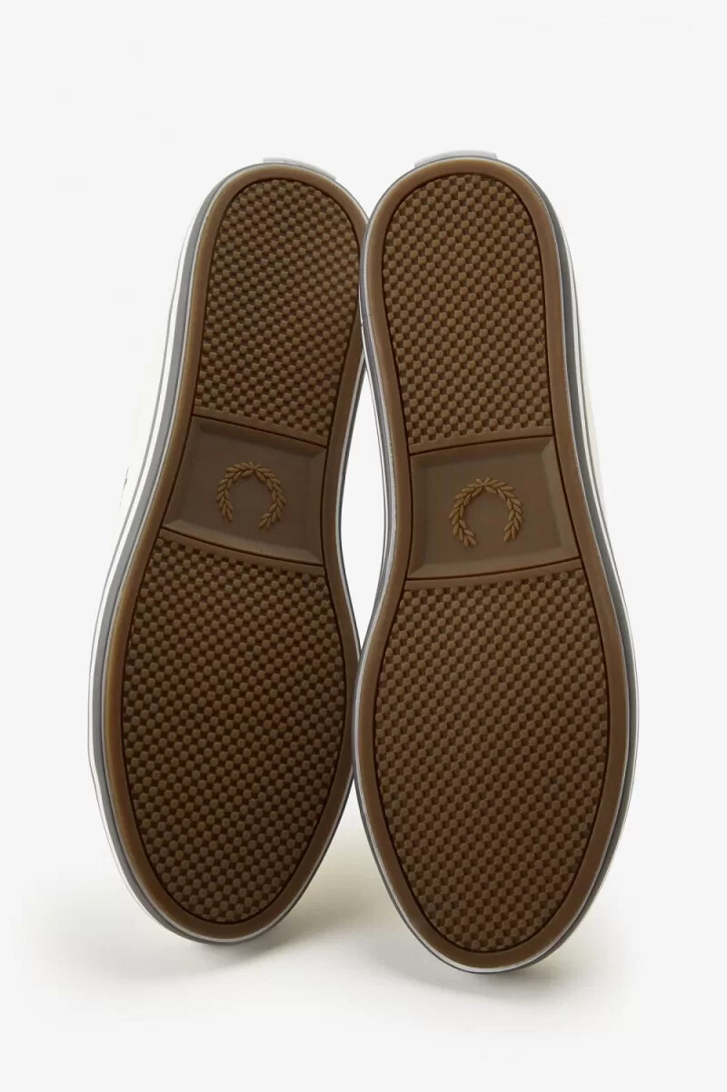 fred perry kingston mens plimsolls snow white