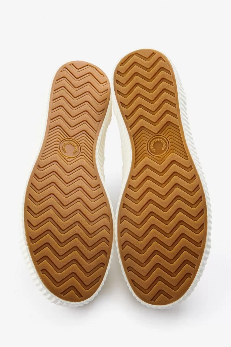 fred perry hughes low womens plimsolls light beige shaded cobalt