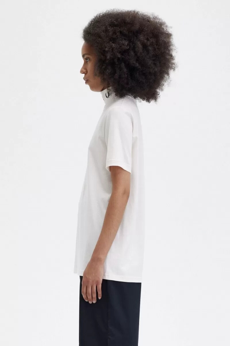 fred perry laurel wreath high neck womens t-shirt silky peach